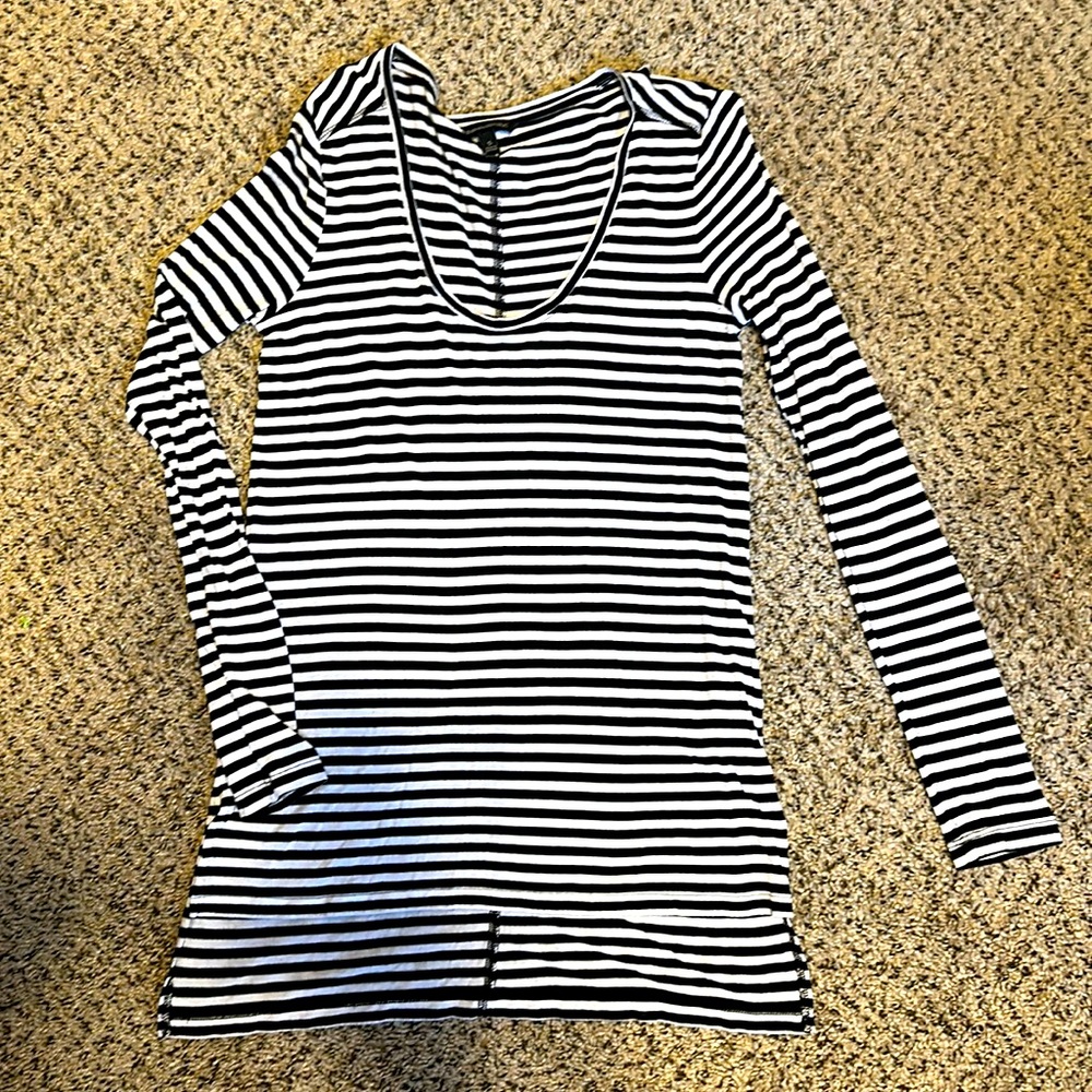Black and White striped long sleeve top!